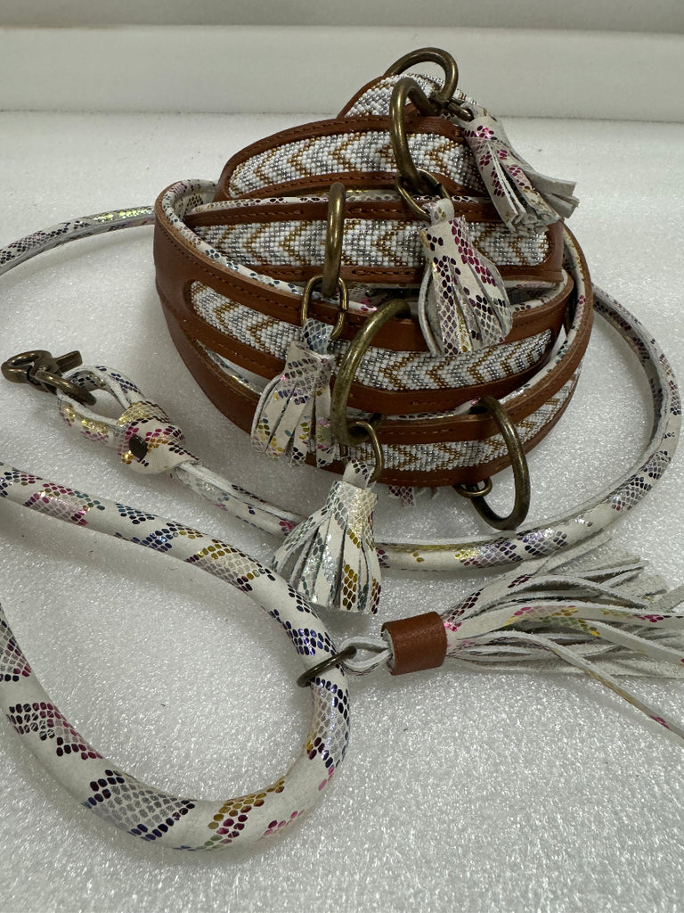 Collier en cuir avec perles tissées fait main