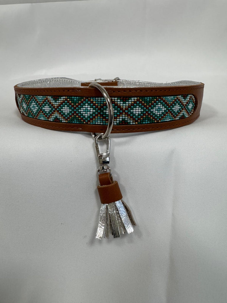 Collier en cuir avec perles tissées fait main
