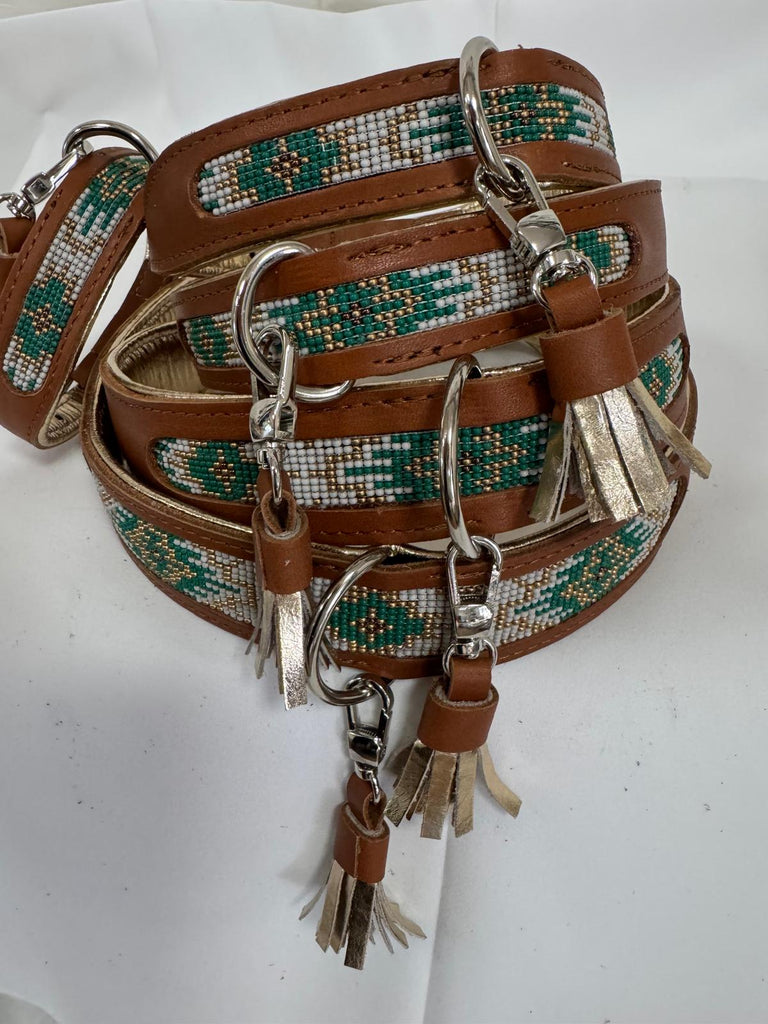 Collier en cuir avec perles tissées fait main